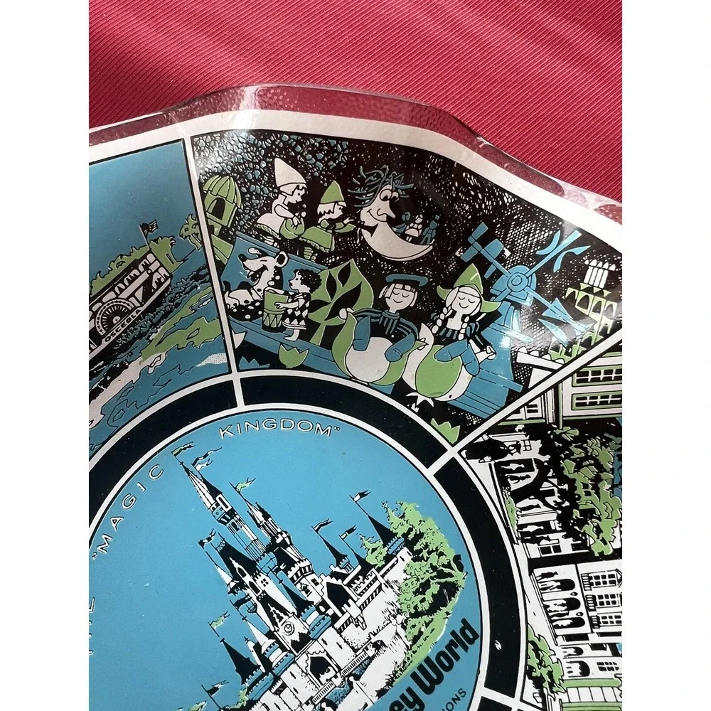 Vintage‎ Walt Disney World Magic Kingdom Fluted Glass Ashtray Candy Dish
